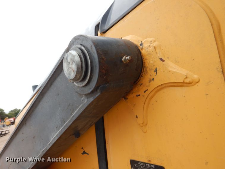 image for item DJ8991 2015 John Deere 310SL  backhoe