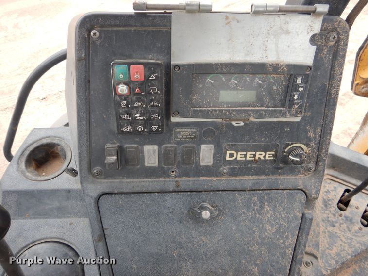 image for item DJ8991 2015 John Deere 310SL  backhoe