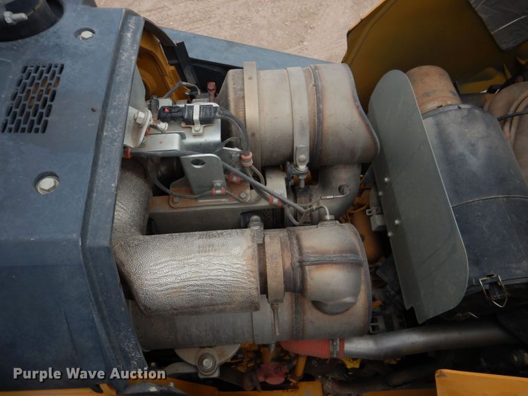 image for item DJ8991 2015 John Deere 310SL  backhoe