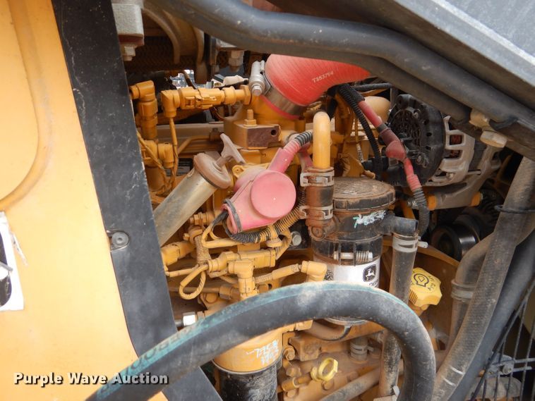 image for item DJ8991 2015 John Deere 310SL  backhoe