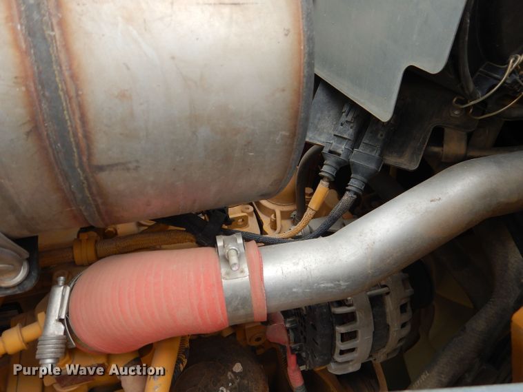 image for item DJ8991 2015 John Deere 310SL  backhoe