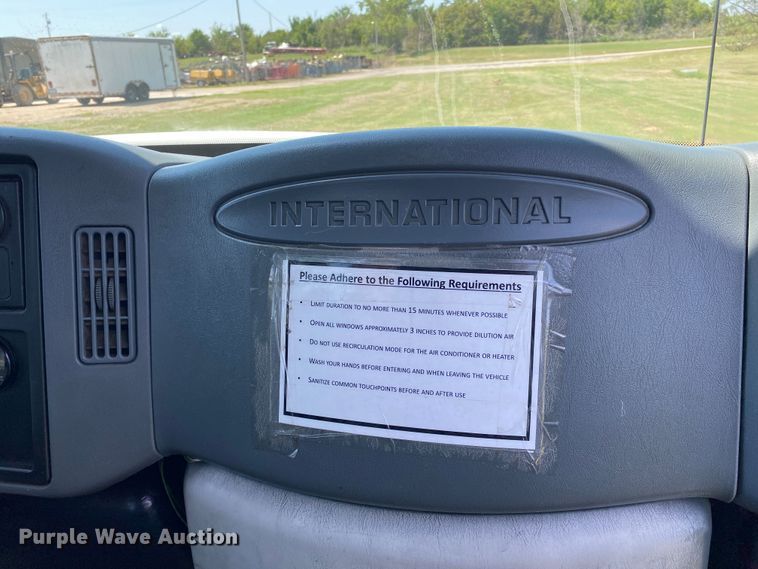 image for item DK6455 2003 International 7400  bucket truck