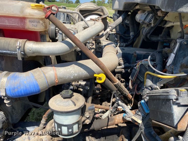 image for item DK6455 2003 International 7400  bucket truck