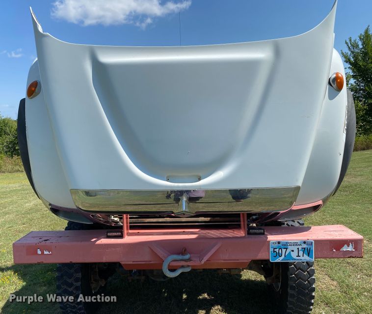 image for item DK6455 2003 International 7400  bucket truck