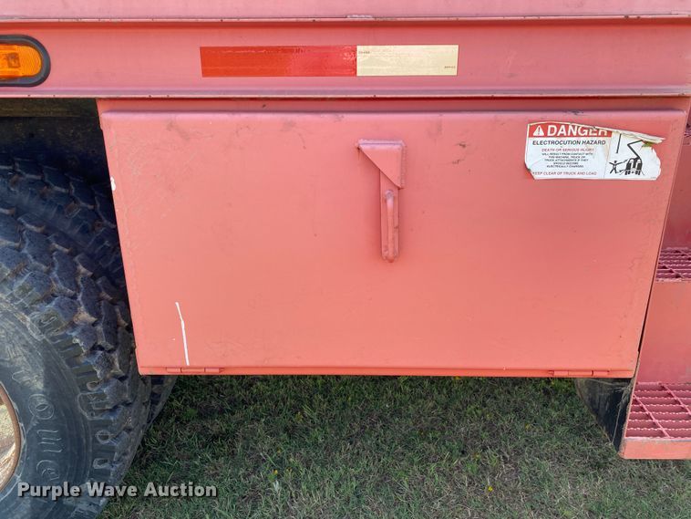 image for item DK6455 2003 International 7400  bucket truck