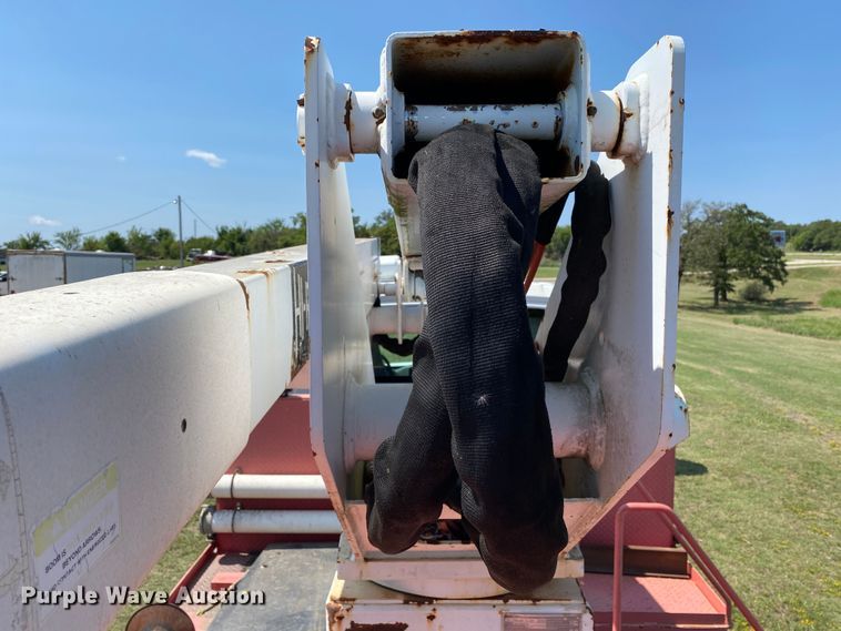 image for item DK6455 2003 International 7400  bucket truck