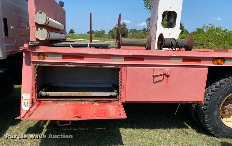 image for item DK6455 2003 International 7400  bucket truck