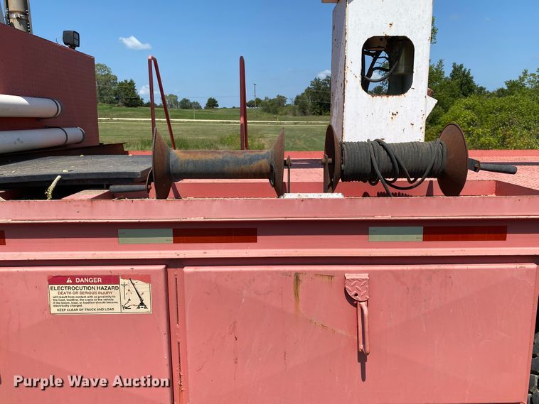 image for item DK6455 2003 International 7400  bucket truck