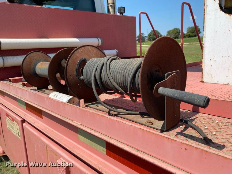 image for item DK6455 2003 International 7400  bucket truck