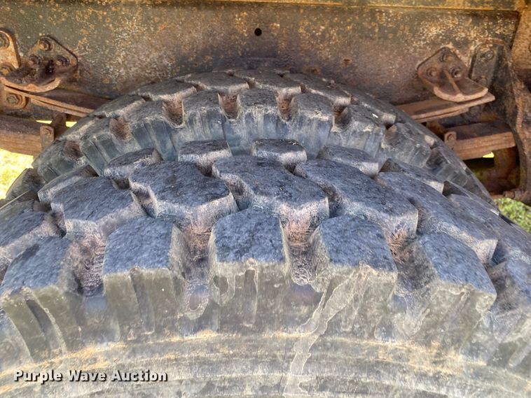 image for item DK6455 2003 International 7400  bucket truck