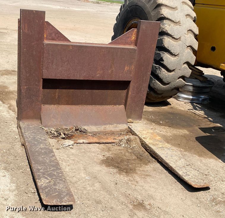 image for item DK6470 1979 John Deere 644B  wheel loader