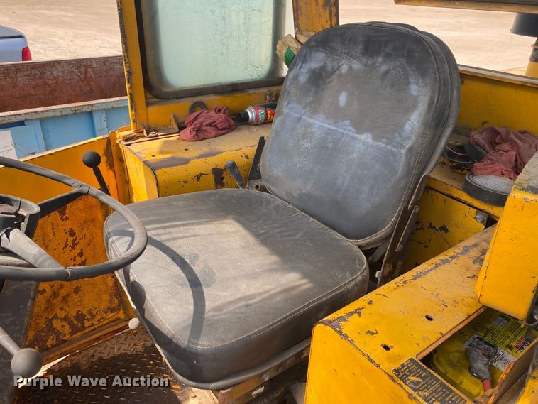 image for item DK6470 1979 John Deere 644B  wheel loader