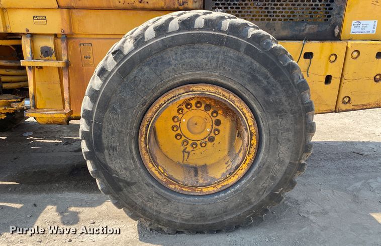 image for item DK6470 1979 John Deere 644B  wheel loader