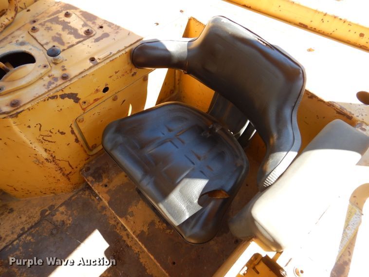 image for item DL5980 1986 Caterpillar D6H  dozer