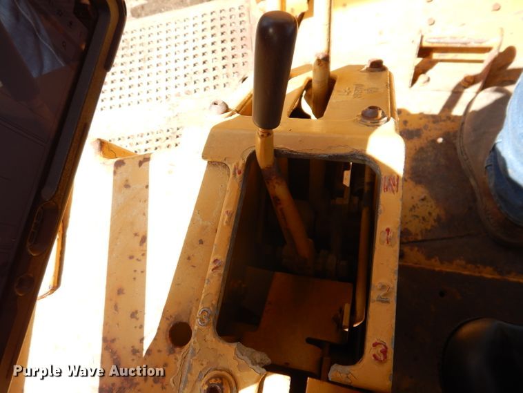 image for item DL5980 1986 Caterpillar D6H  dozer