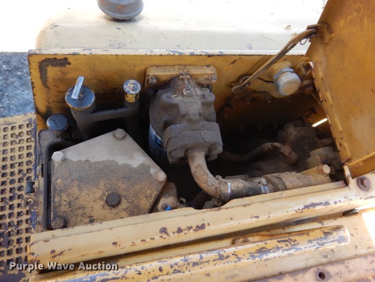 image for item DL5980 1986 Caterpillar D6H  dozer
