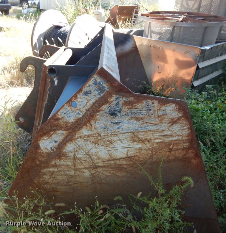 image for item DM3135 Bobcat  bucket