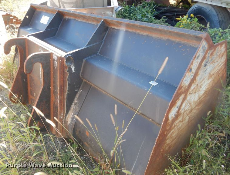 image for item DM3135 Bobcat  bucket