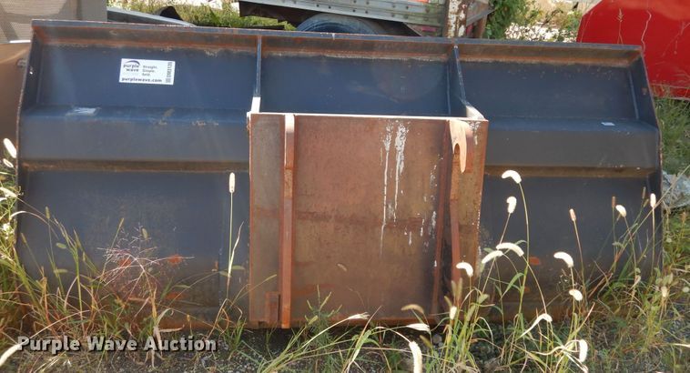 image for item DM3135 Bobcat  bucket
