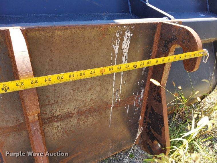 image for item DM3135 Bobcat  bucket