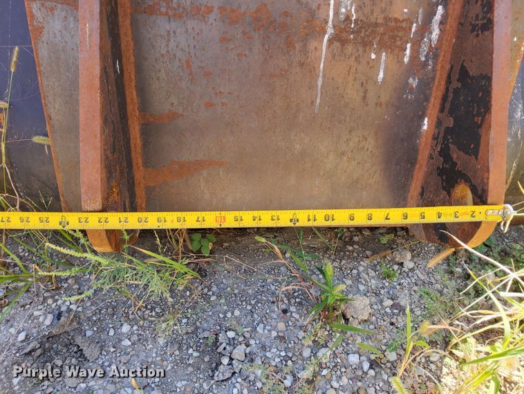 image for item DM3135 Bobcat  bucket