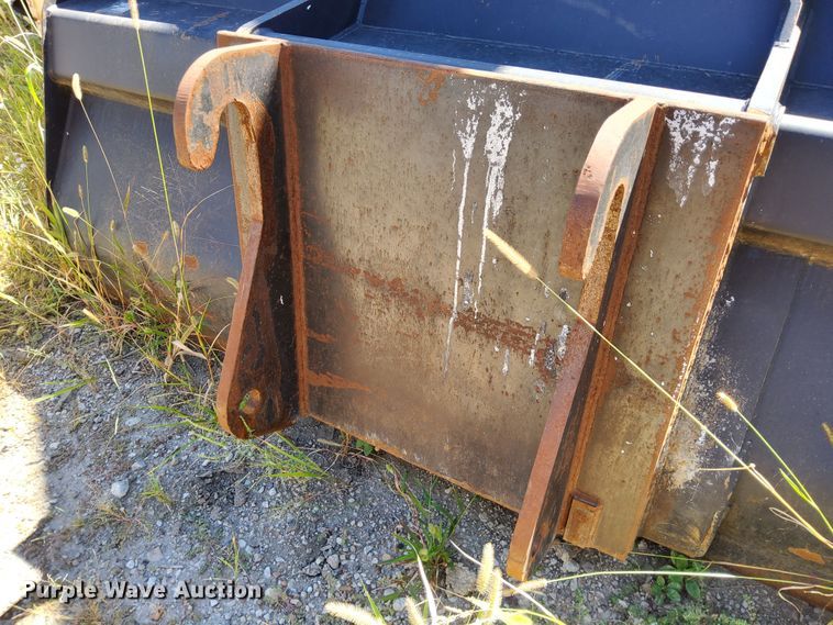 image for item DM3135 Bobcat  bucket