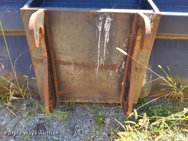 image for item DM3135 Bobcat  bucket