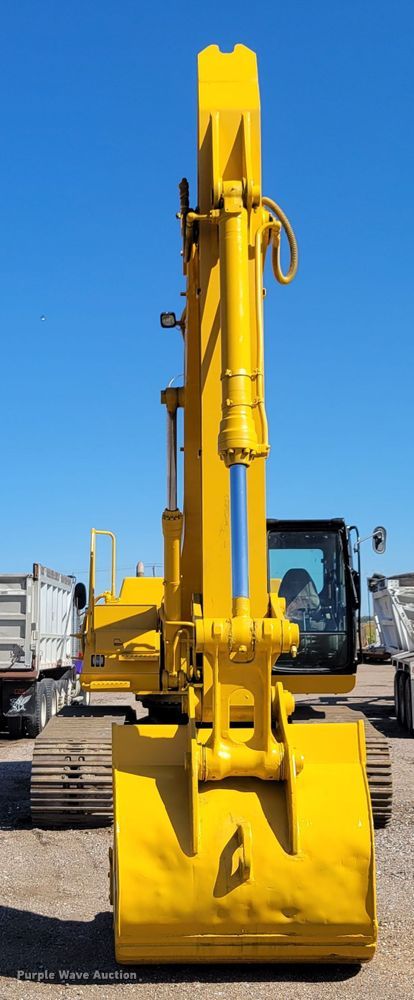 image for item DM8014 2002 John Deere 330C LC  excavator