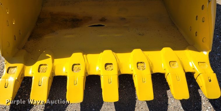 image for item DM8014 2002 John Deere 330C LC  excavator