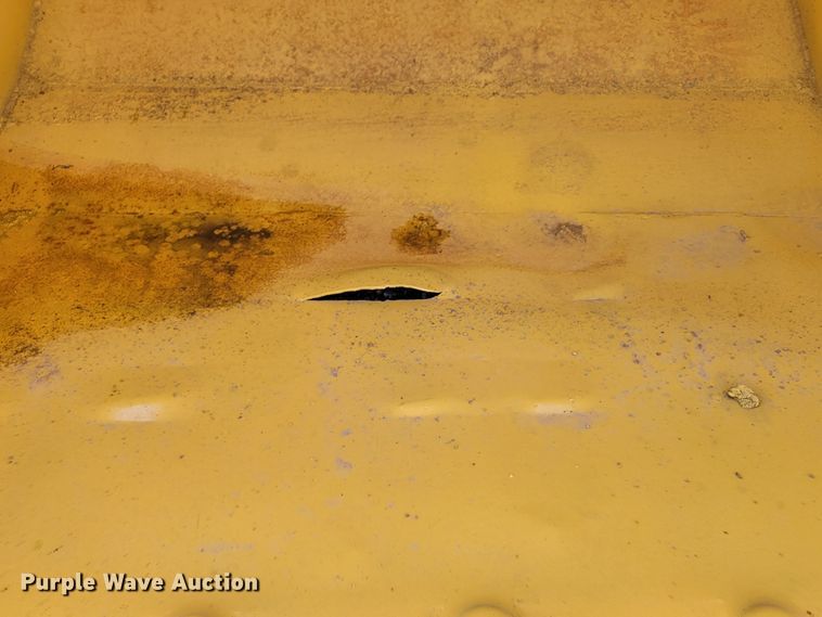 image for item DM8014 2002 John Deere 330C LC  excavator