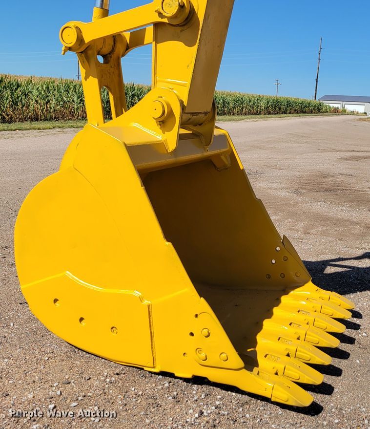 image for item DM8014 2002 John Deere 330C LC  excavator