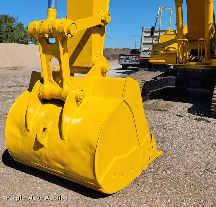 image for item DM8014 2002 John Deere 330C LC  excavator