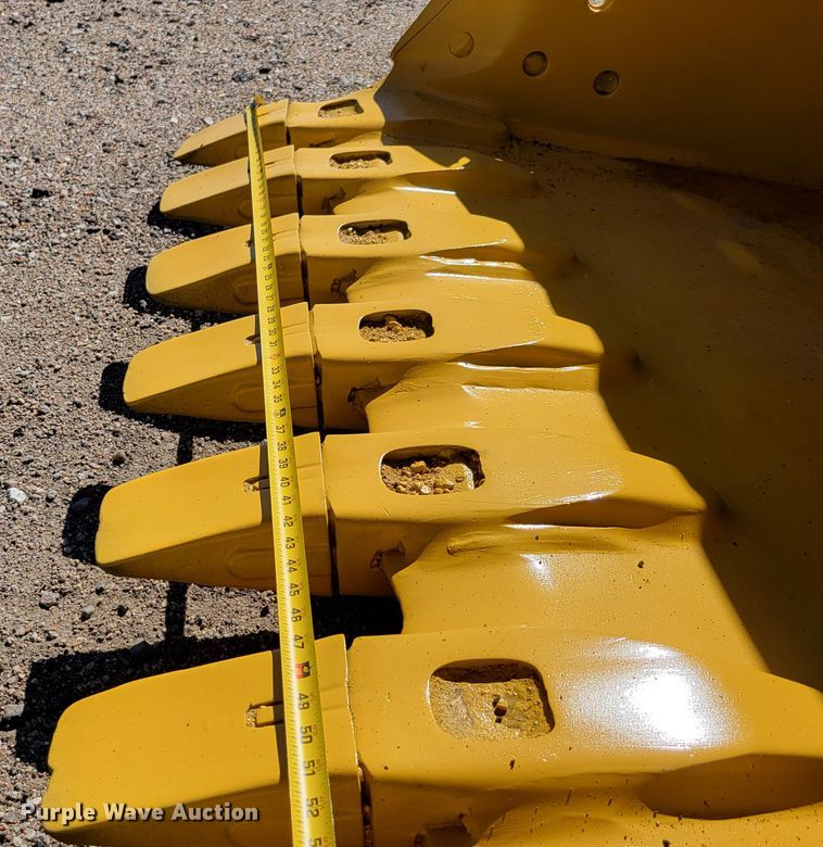 image for item DM8014 2002 John Deere 330C LC  excavator