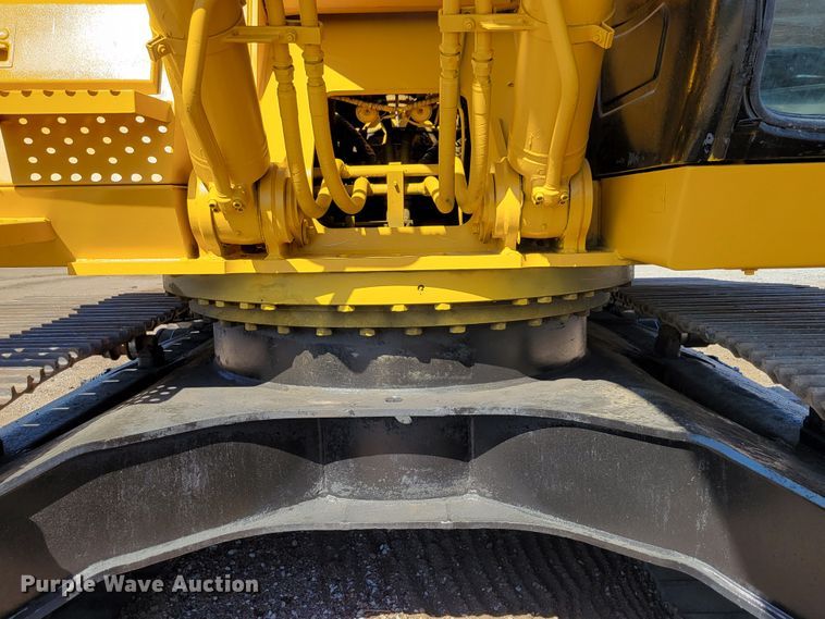 image for item DM8014 2002 John Deere 330C LC  excavator