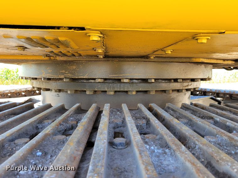 image for item DM8014 2002 John Deere 330C LC  excavator