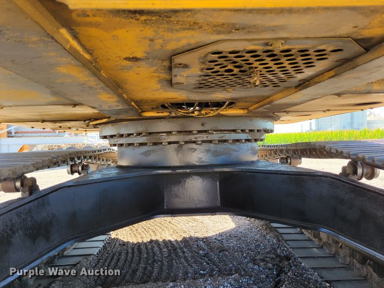 image for item DM8014 2002 John Deere 330C LC  excavator