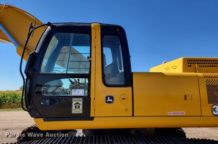 image for item DM8014 2002 John Deere 330C LC  excavator