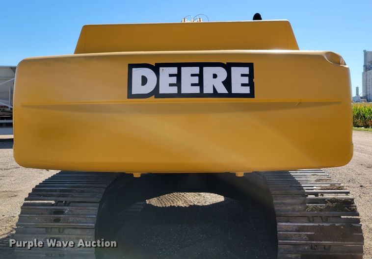 image for item DM8014 2002 John Deere 330C LC  excavator