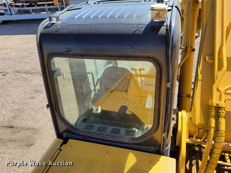 image for item DM8014 2002 John Deere 330C LC  excavator
