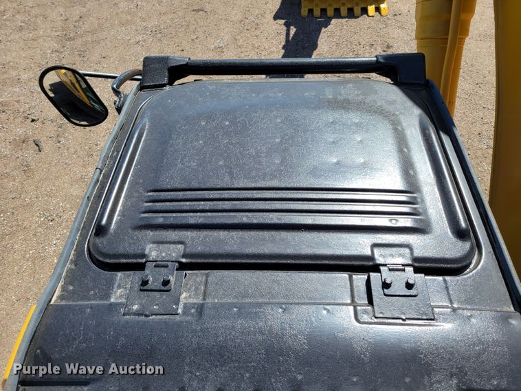 image for item DM8014 2002 John Deere 330C LC  excavator