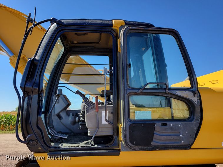 image for item DM8014 2002 John Deere 330C LC  excavator