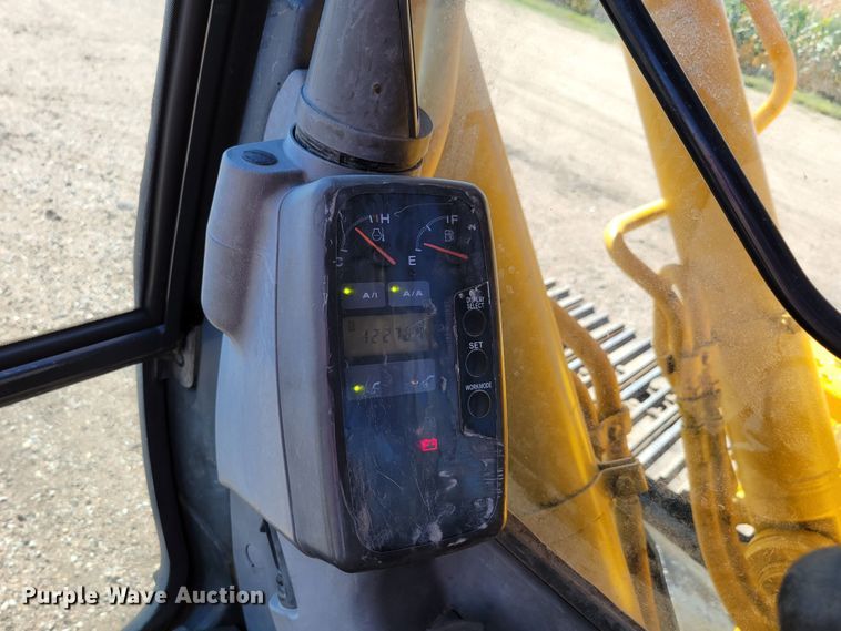 image for item DM8014 2002 John Deere 330C LC  excavator