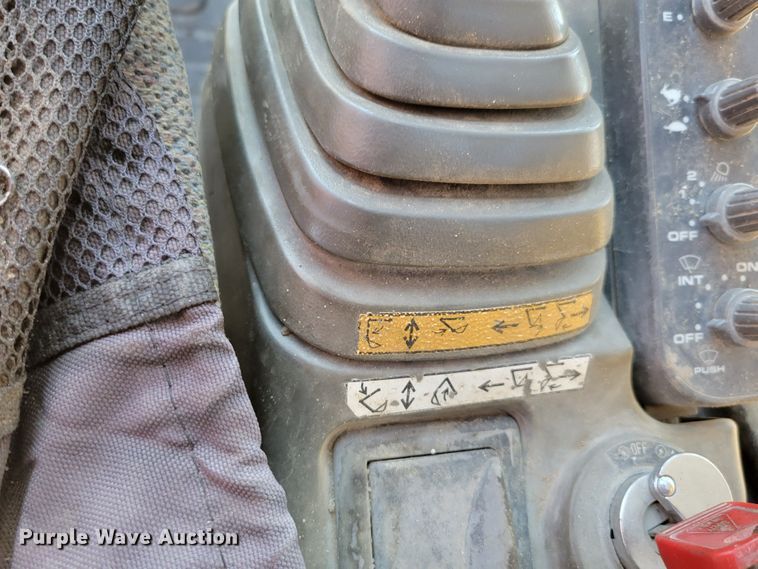 image for item DM8014 2002 John Deere 330C LC  excavator