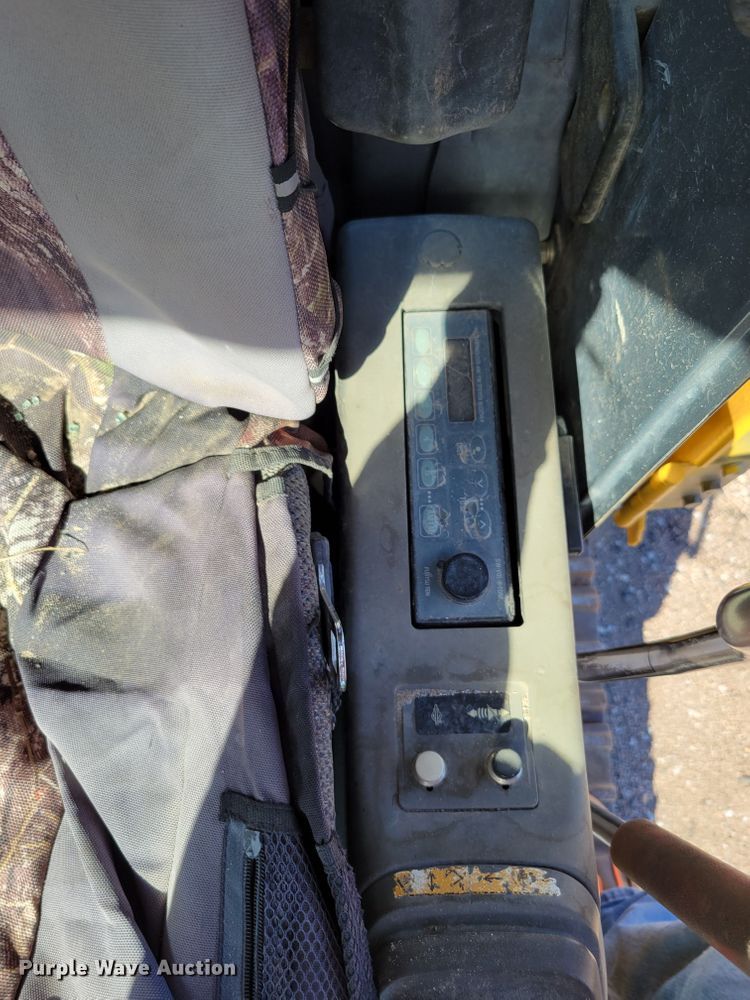 image for item DM8014 2002 John Deere 330C LC  excavator