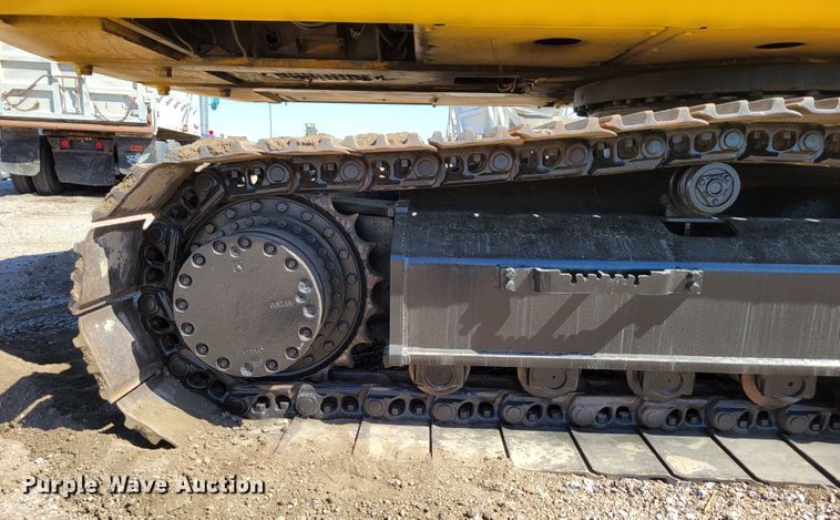 image for item DM8014 2002 John Deere 330C LC  excavator