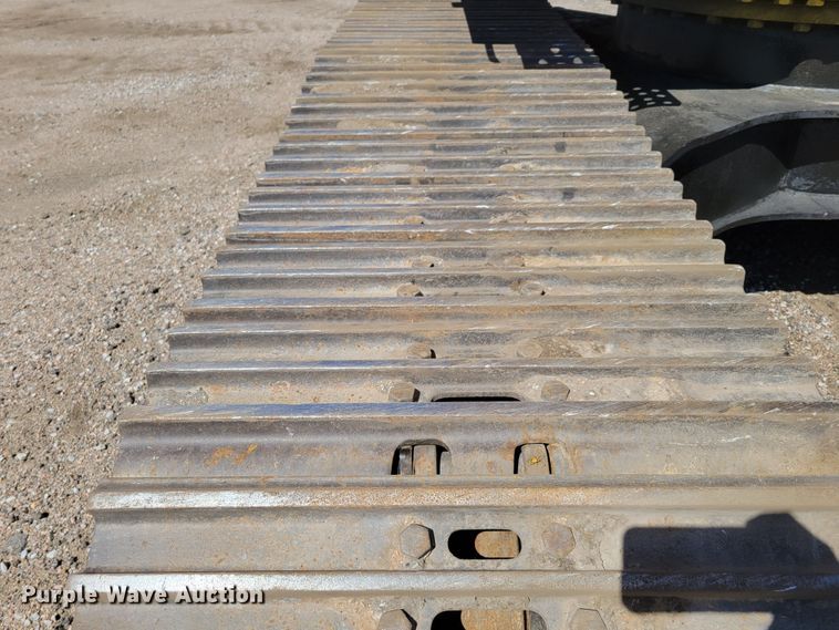 image for item DM8014 2002 John Deere 330C LC  excavator