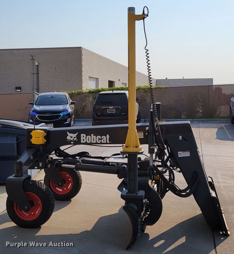 image for item DM8026 2017 Bobcat Grader 96  skid steer grader