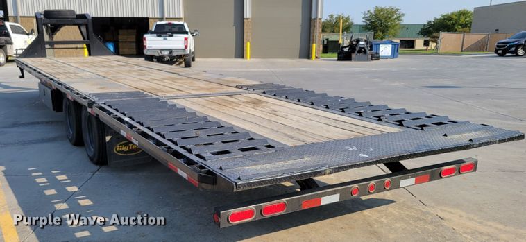 image for item DM8027 2017 Big Tex 22GN-35-HDTS  equipment trailer