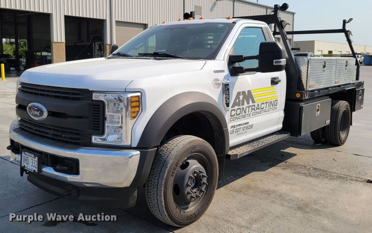 image for item DM8028 2018 Ford F550 Super Duty XL  flatbed truck