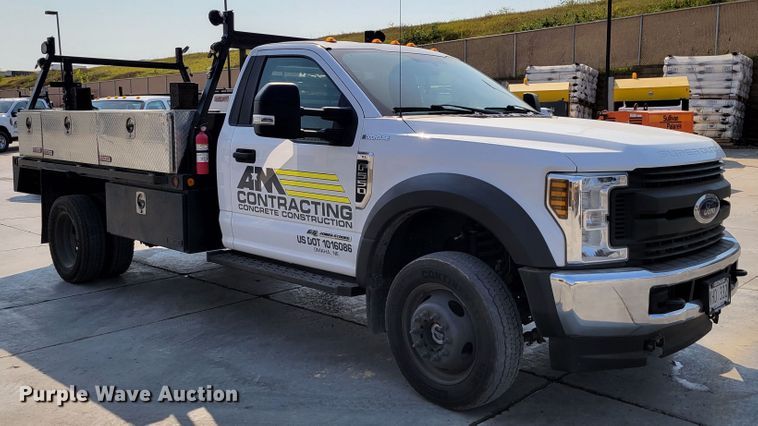 image for item DM8028 2018 Ford F550 Super Duty XL  flatbed truck